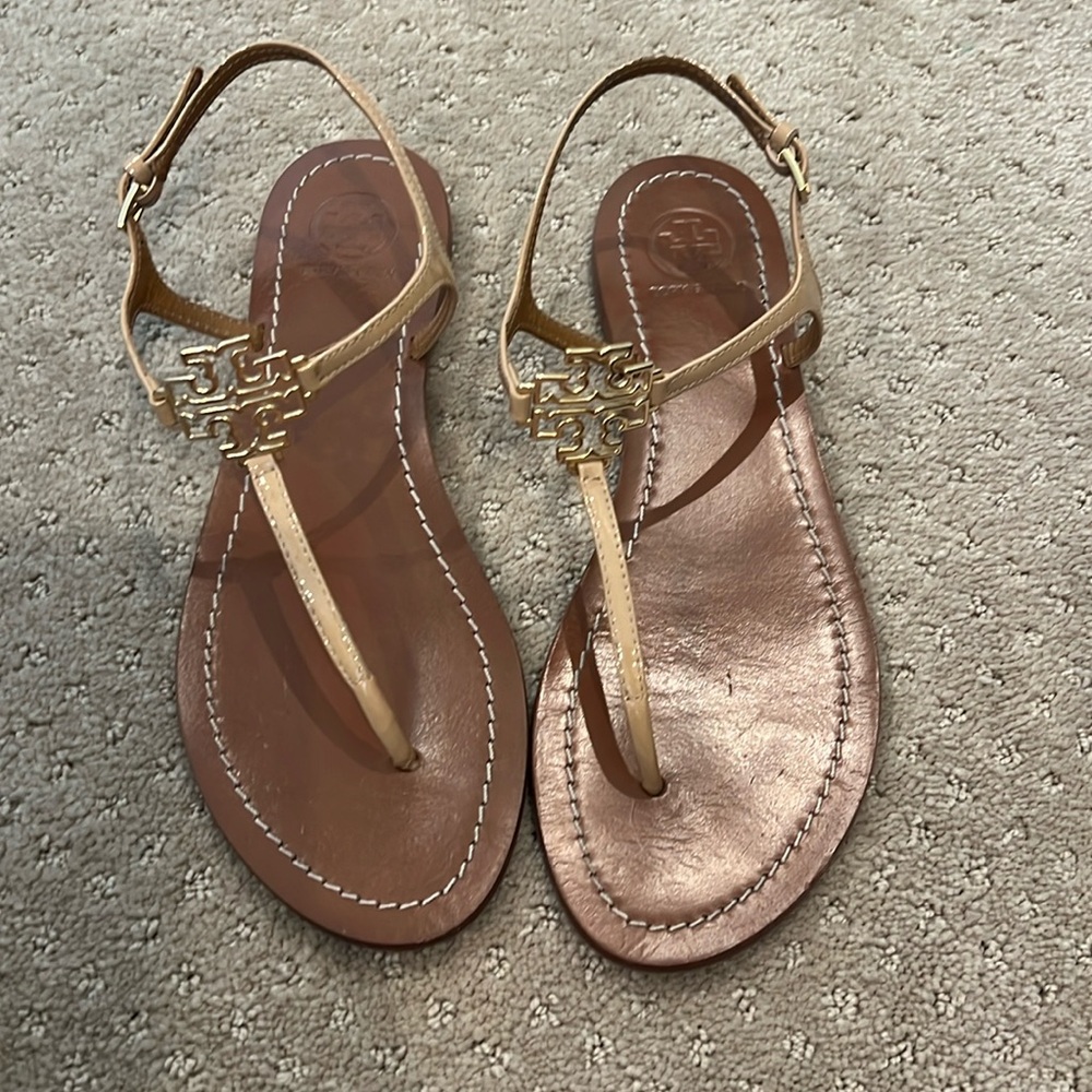 Tory Burch sandals with ankle strap, in beige and gold hardware